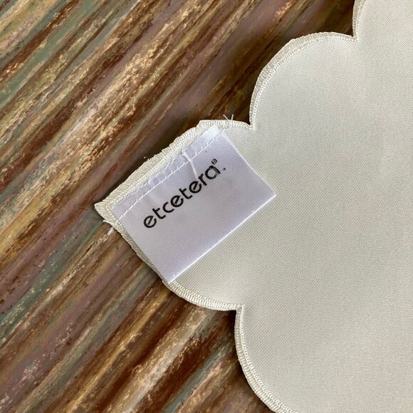 Mother Goose Embroidered Table Runner Easter Egg Springtime Scallop Edge 14.5x68 - Picture 6 of 7